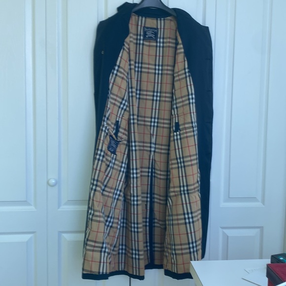 Burberry Vintage Trench Coat - Picture 7 of 10
